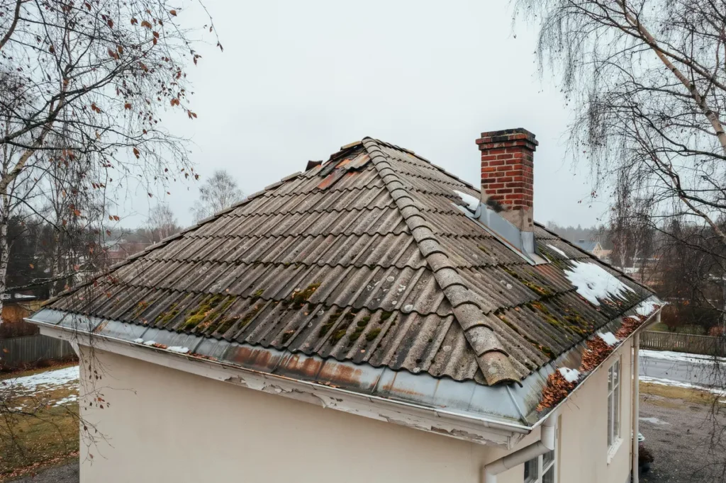 takinspektion efter vintern checklista f r villa gare innan sm skador blir dyra reparationer